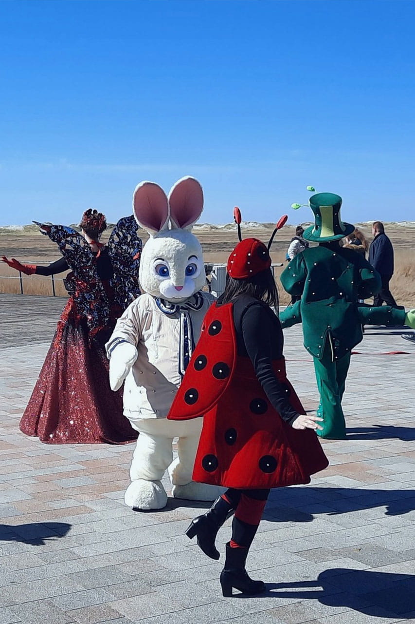 Walkacts für Ostern choreographiert und umgesetzt von Les Lionnes Susanne Morgenroth
