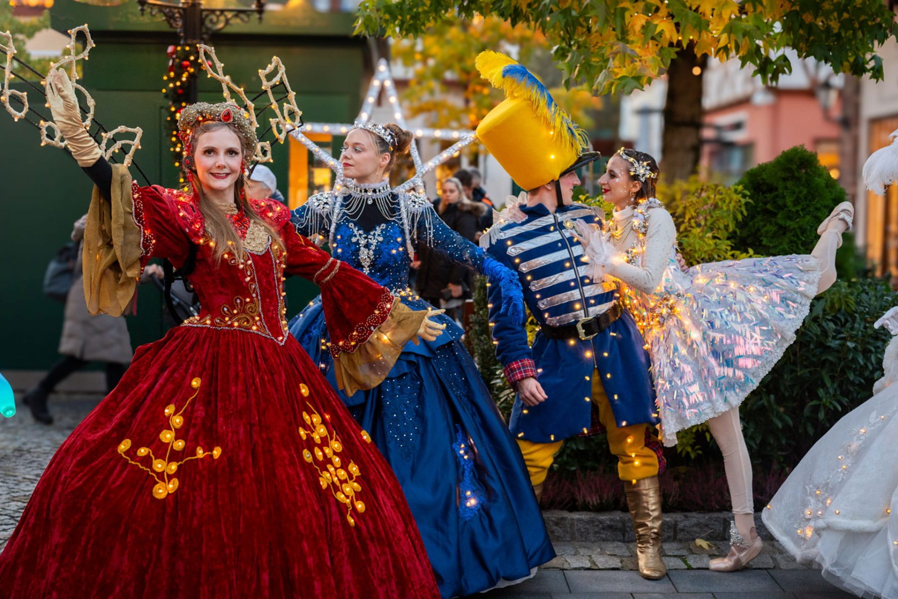 Weihnachtliche Walkacts von der Eventagentur Les Lionnes Susanne Morgenroth